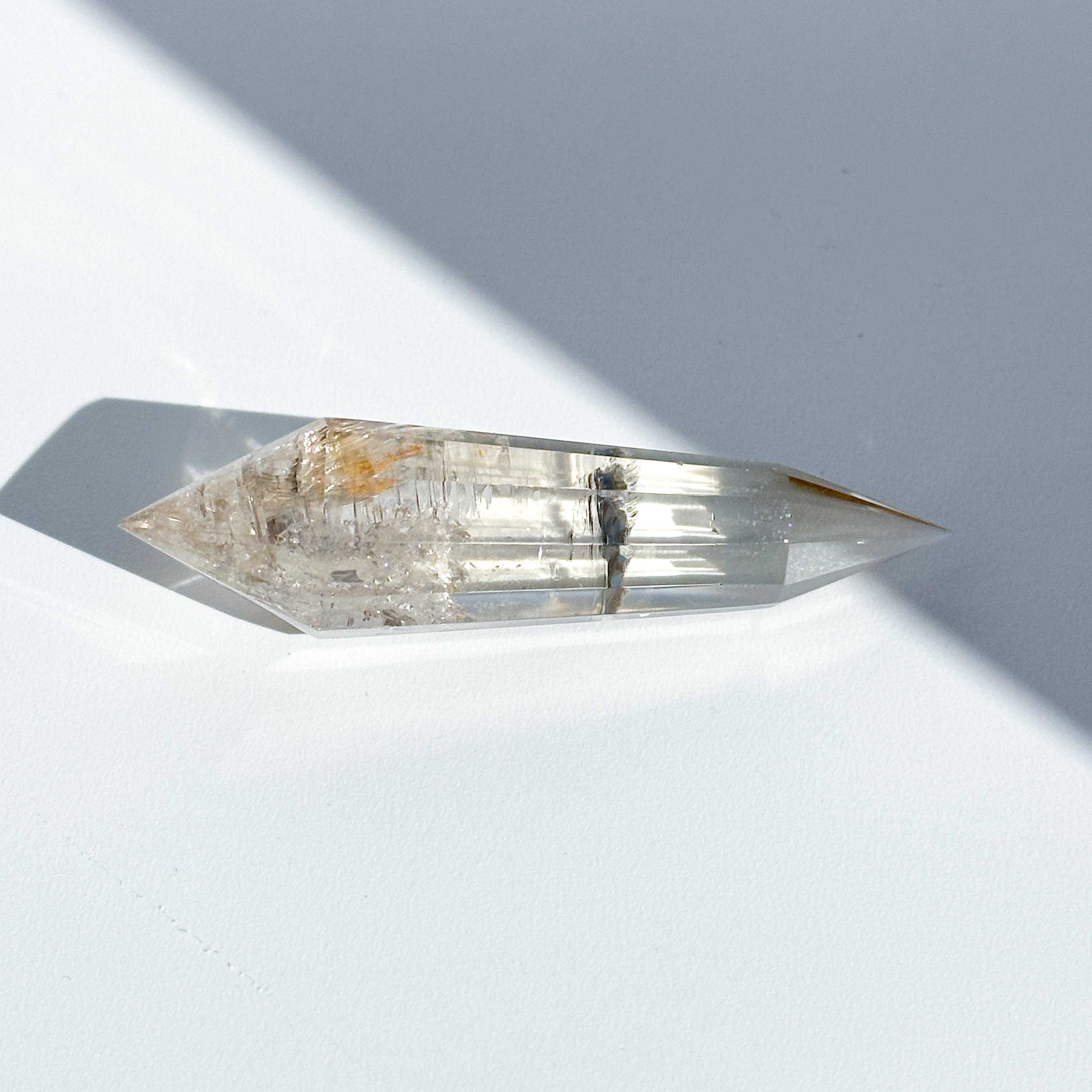 ブラジルミナスジェライス州産 スモーキークォーツ上のローズクォーツ ブラジルミナスジェライス州産 スモーキークォーツ上のローズクォーツ