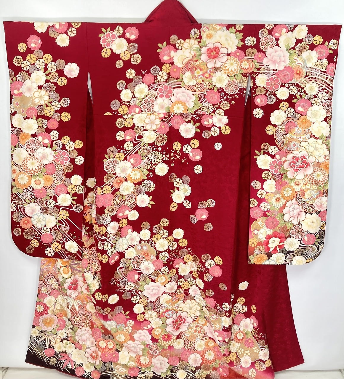 金駒刺繍 トールサイズ 振袖 花柄 桜 牡丹 菊 梅 正絹 袷 赤 ピンク