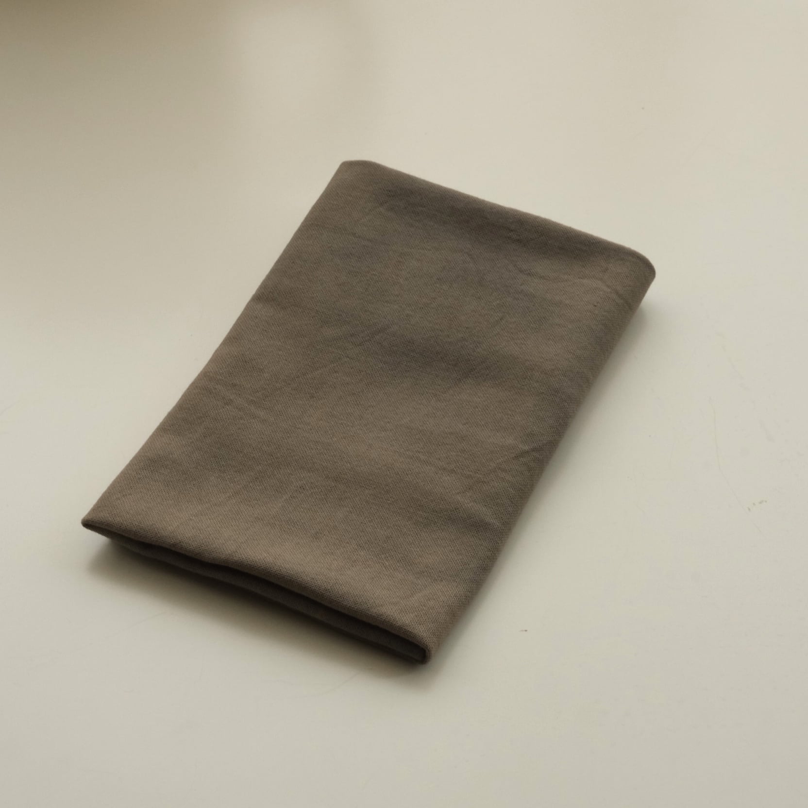 柿渋染めの手ぬぐい ムラ染め鉄焙煎 | まるや