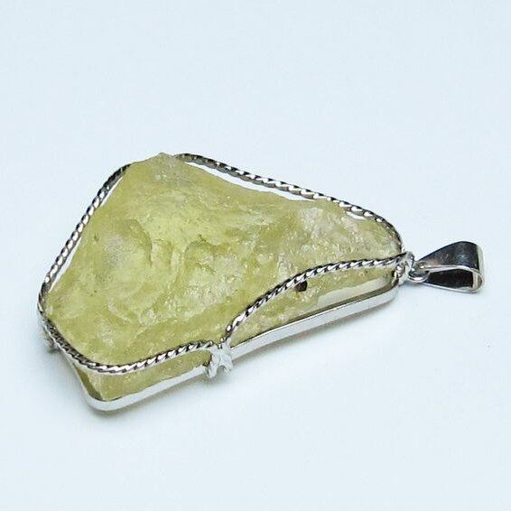 リビアングラス ペンダント 一点物 112-13921