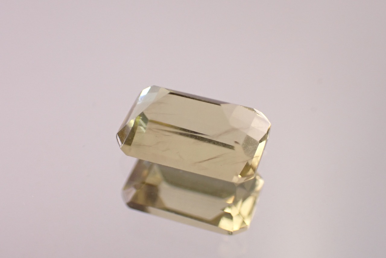 オリーブクォーツ　1.99ct　[D2-330]