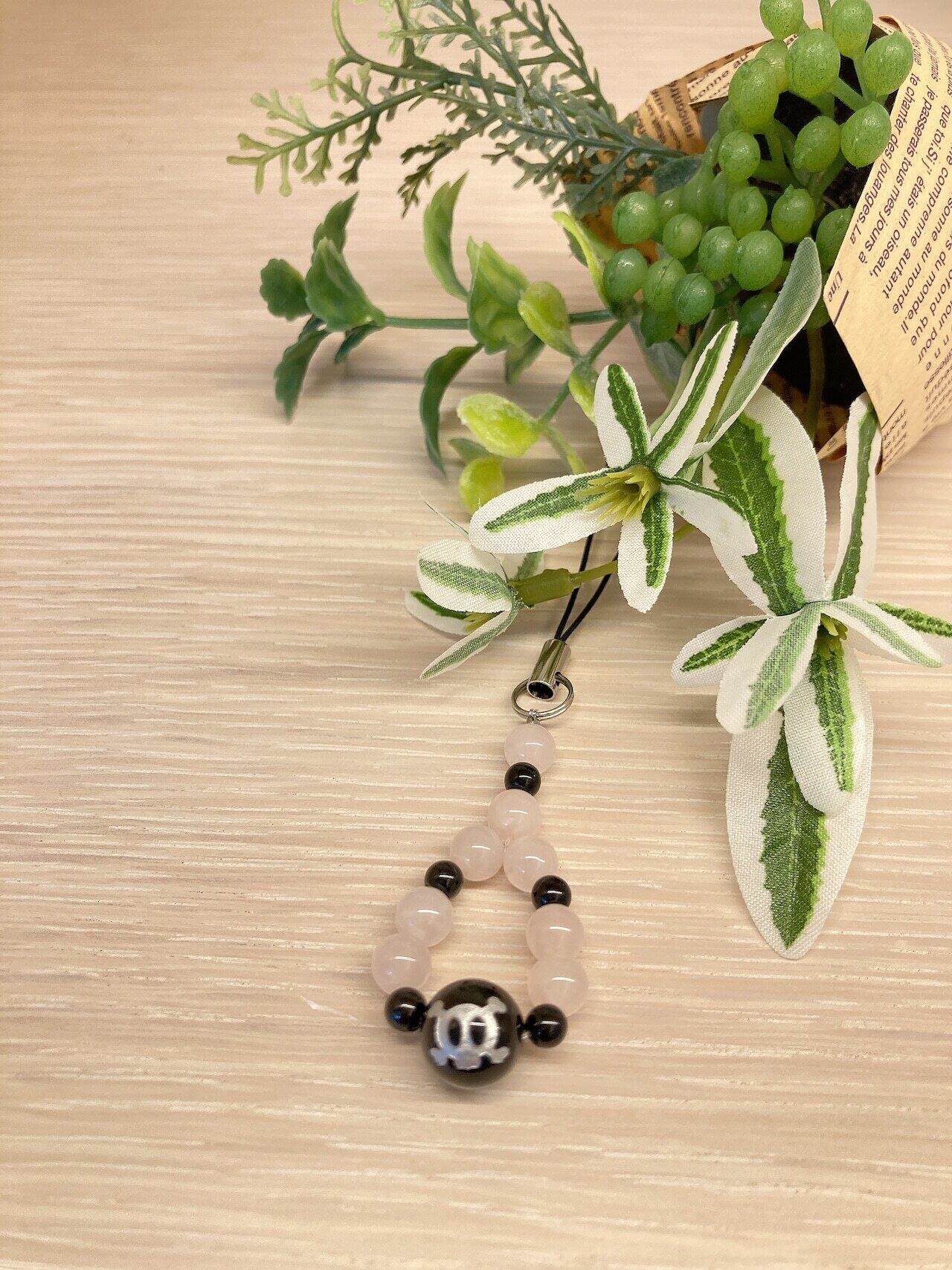 オニキス ストラップ(ローズクォーツ) =癒し、恋愛成就、美意識向上=