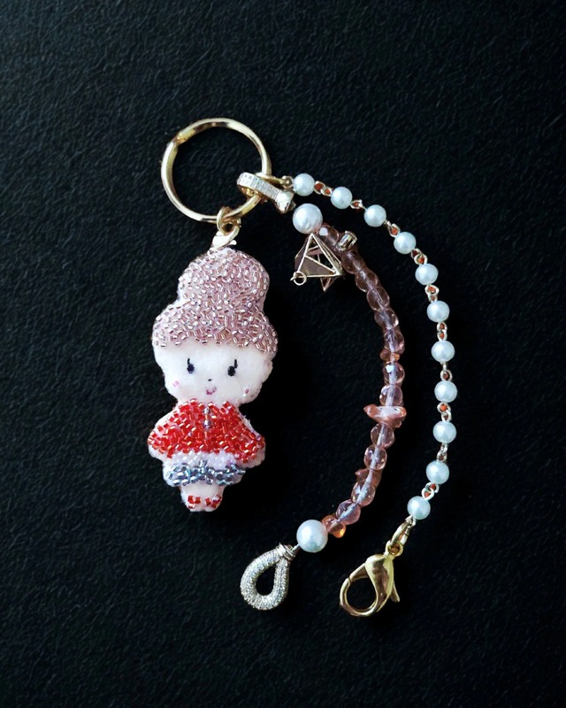 恋するアイリー❣️ビーズ刺繍ストラップ_ルビー・レッド（キーリング仕様）