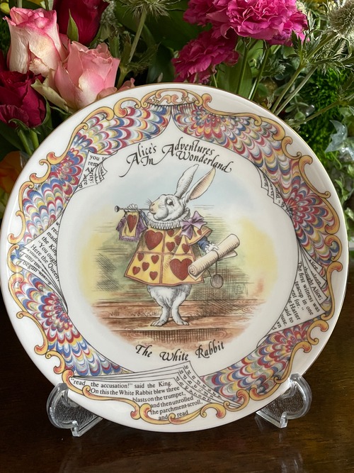 『Aynsley エインズレイ』不思議の国のアリス  ホワイトラビット The White Rabbit  Vintage Alice in Wonderland Plateの画像