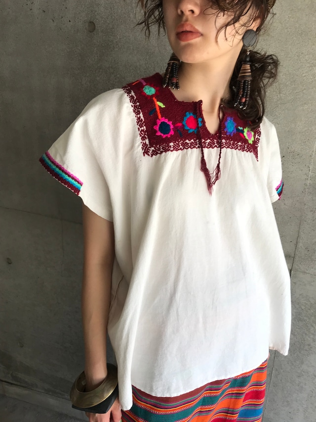 Vintage mexican white cotton × floral embroidery tops ( ヴィンテージ メキシカン ホワイト コットン × 花柄 刺繍 トップス )