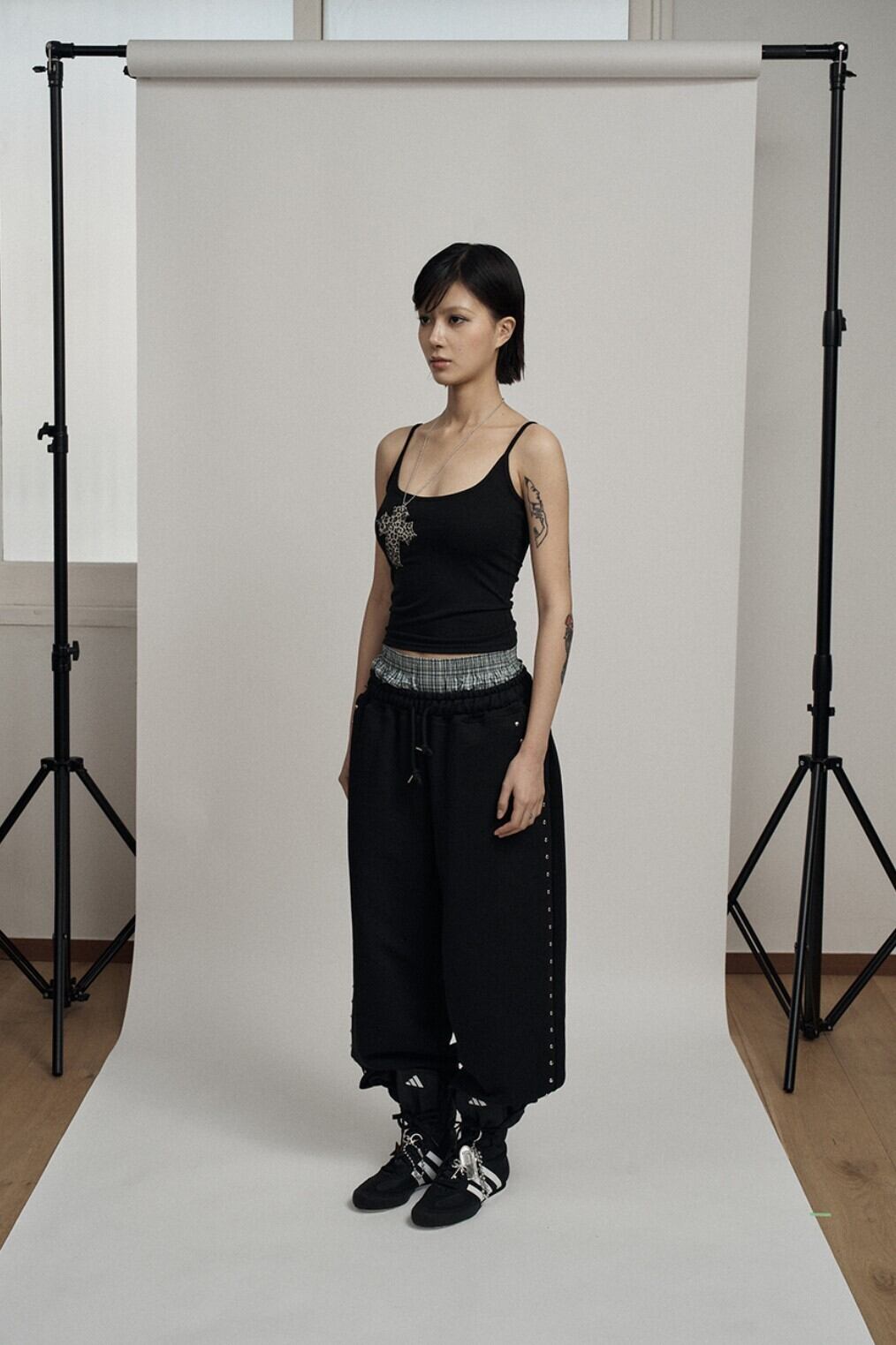 ☆IVE ウォニョン 着用！！【ILLIO】Black leopard cross necklace