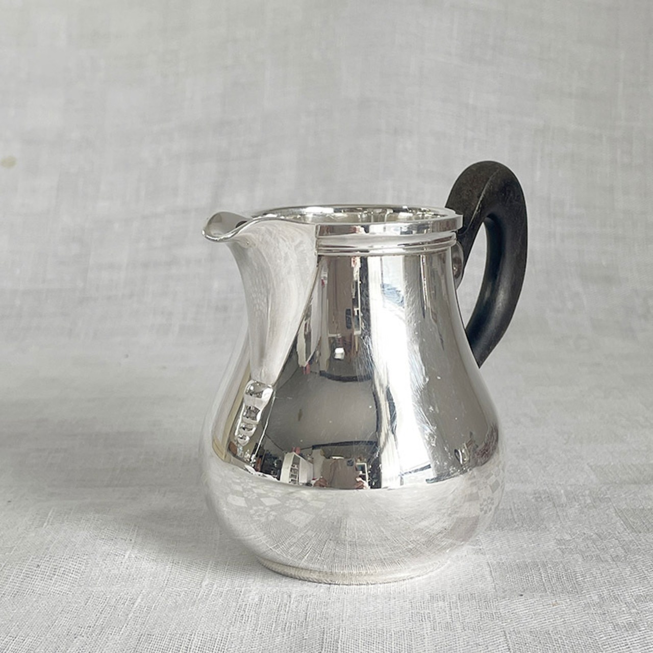 ミルクピッチャー　シルバープレート　シンプルデザイン　エボニーハンドル　 19twd22