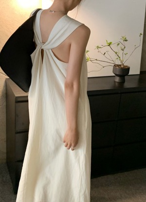 Back cross one piece 100036