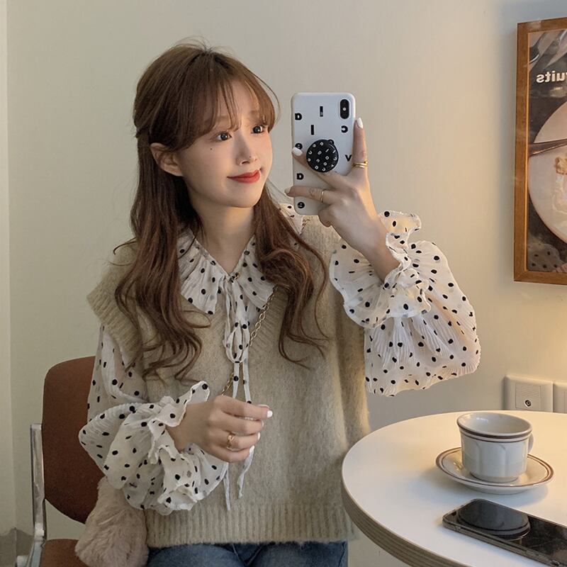 ノースリーブVネックセーター 試着室66472678743