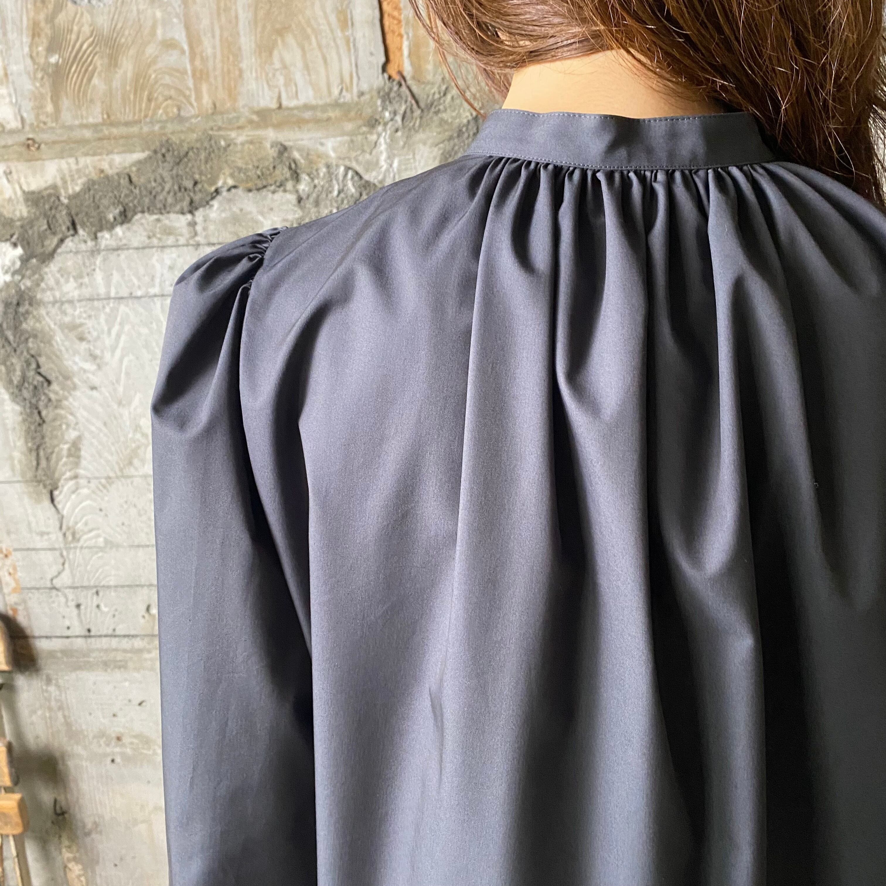 HYKE【ハイク】T/C BALLOON SLEEVE SHIRT (15175/CHARCOAL). | glamour online  powered by BASE