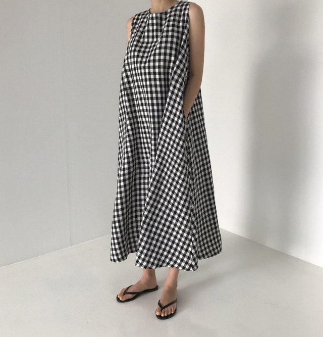 ギンガムチェック柄ワンピース フレア ミモレ丈 ラウンドネック ノースリーブ 大人かわいい ガーリー 春夏 代 30代 40代 Op0713 Natuliria ナチュリリア ギンガムチェック柄ワンピース フレア ミモレ丈 ラウンドネック ノースリーブ 大人かわいい ガーリー 春夏 代 30代 40代 Op0713 Natuliria ナチュリリア