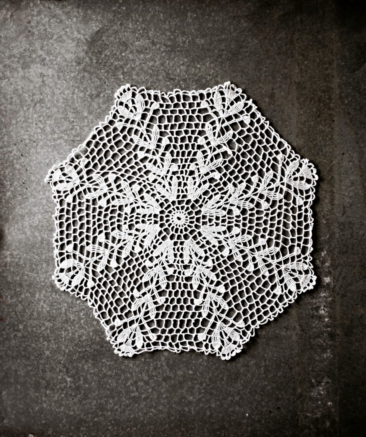 フランス リネン 36c 幾何学の愛好者へ ハ長調的レースドイリーb ヴィンテージ