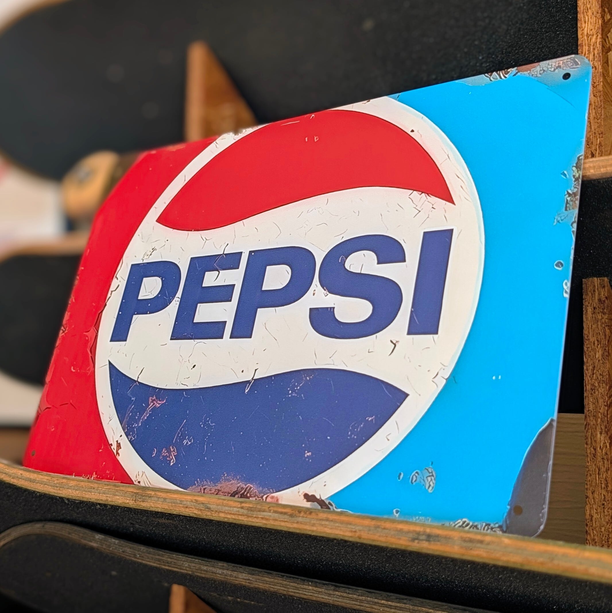 送料無料!ちょうどいいブリキ看板【 PEPSI ( ペプシ ) 】Pepsi-Cola ペプシコーラ / METAL SIGN / メタルサイン / ブリキ看板 / サインボード / ビンテージ加工〚アメリカン雑貨 アメトイ〛