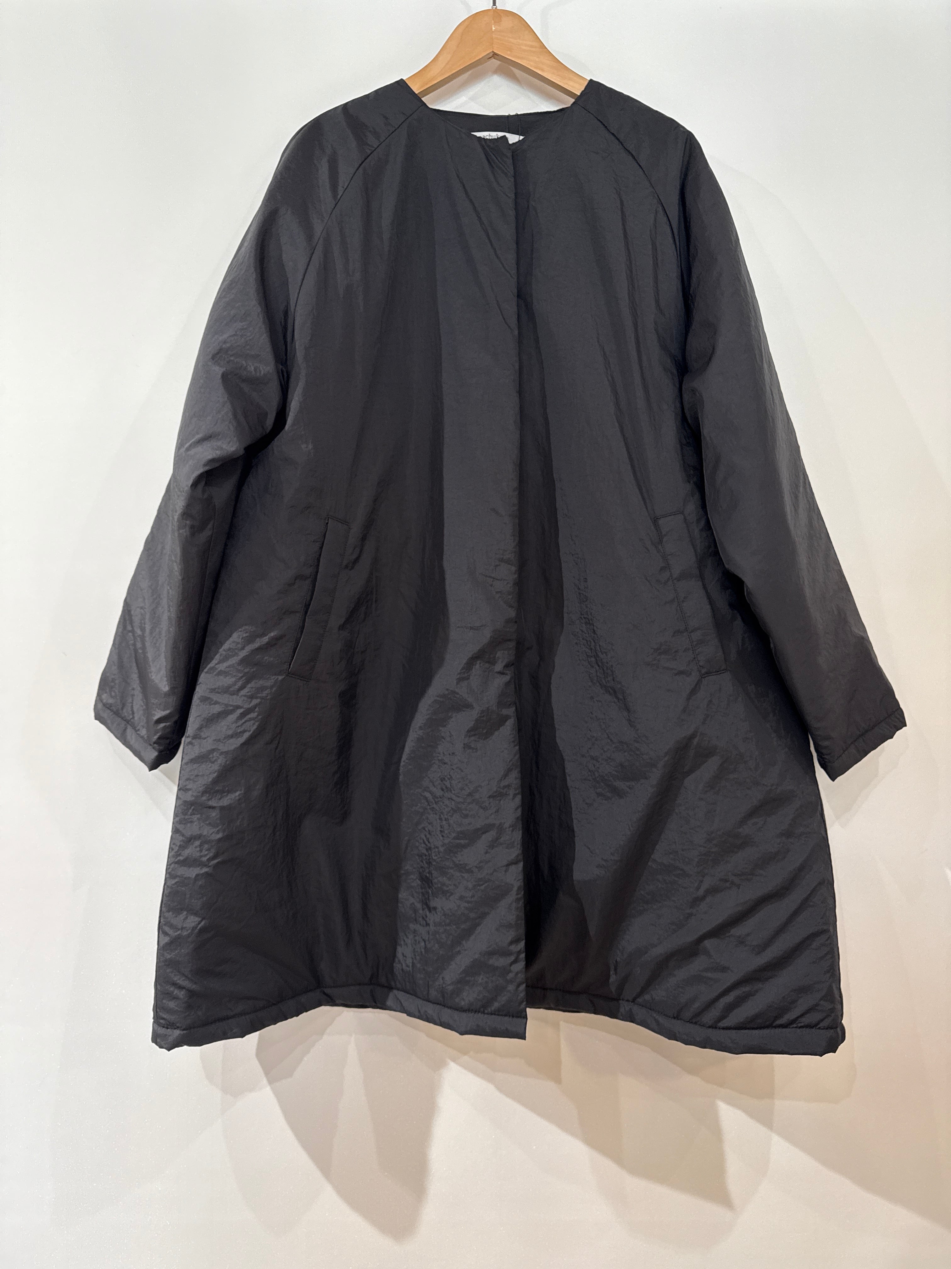 送料無料:nachukara/ライトナイロン中綿ノーカラーコート ブラック