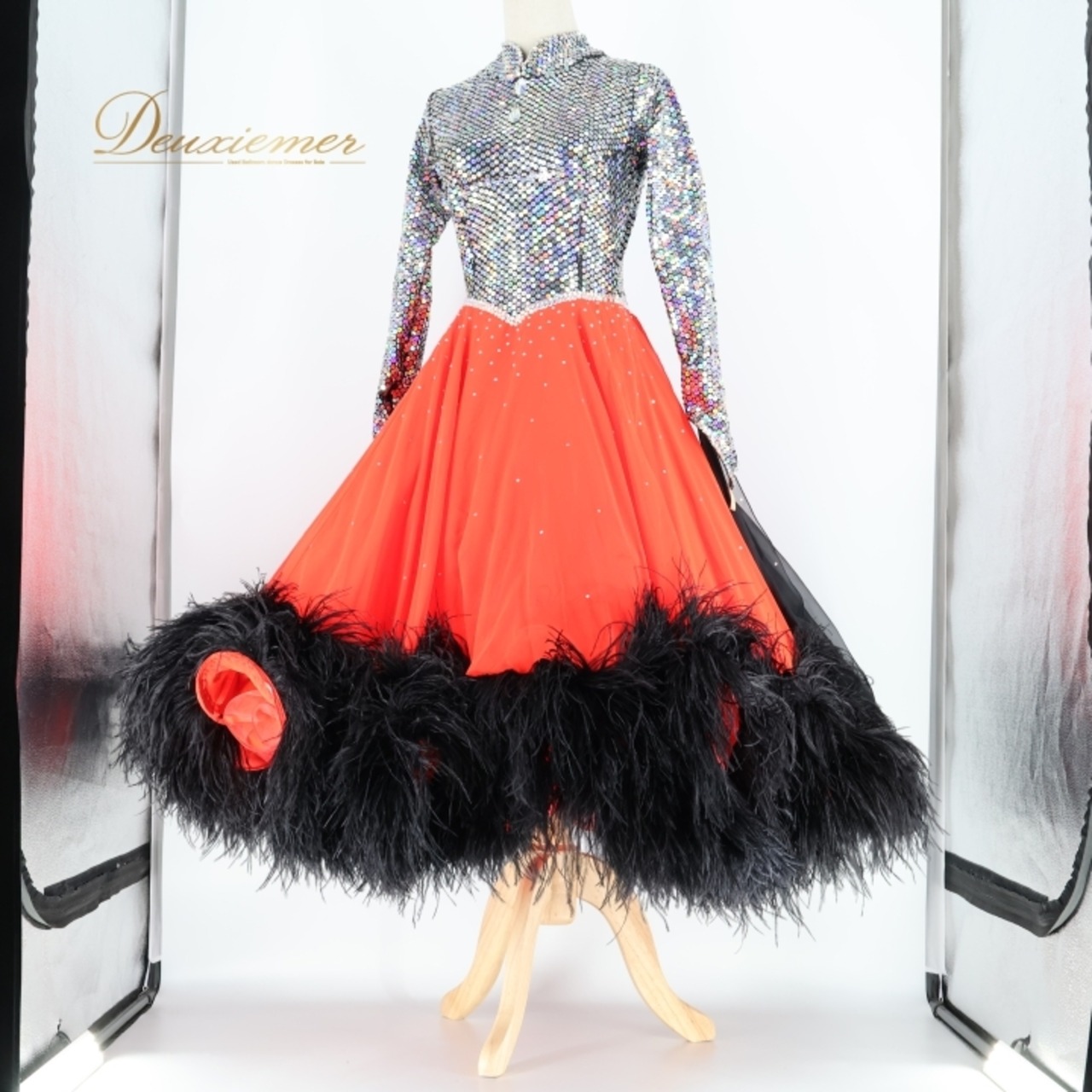 社交ダンス 衣装 スタンダードドレス ワンピース ドレス ブラック系 レッド系 シルバー系 赤 黒 シルバー フロート レース ファー デモ 競技 ボリューム ダンス パーティ 発表会 スパンコール 豪華