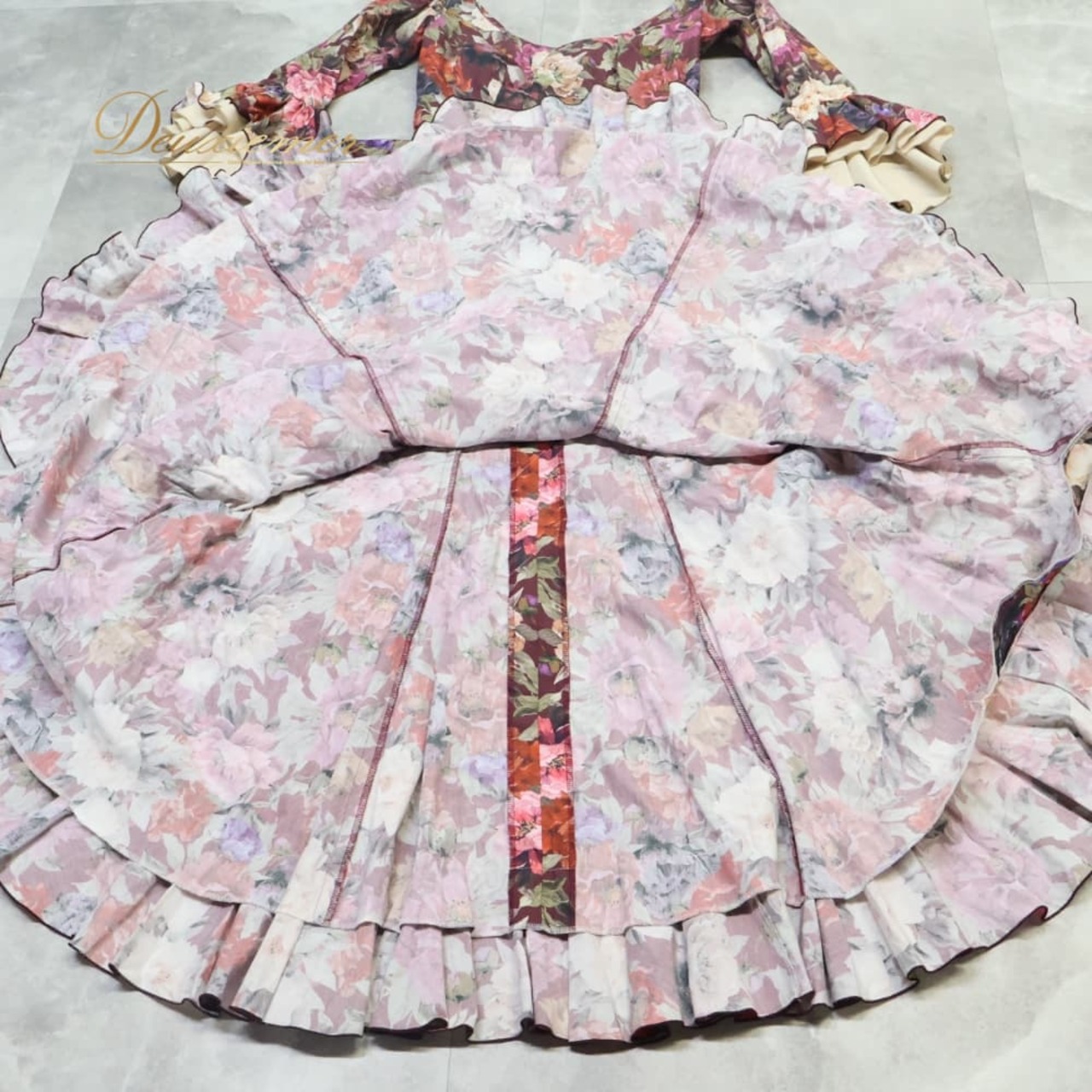 フラメンコ 衣装 HERMOSA IBERIA エルモサ イベリア ツーピース セットアップ 上下セット パープル系 レッド系 紫 クリーム 花柄 ボランテ フリル ダンス パーティ 発表会 おしゃれ かわいい 華やか 豪華 総柄 エレガント ステージ衣装 レディース