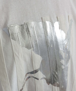 32684 ニュアンス箔プリントTシャツ white