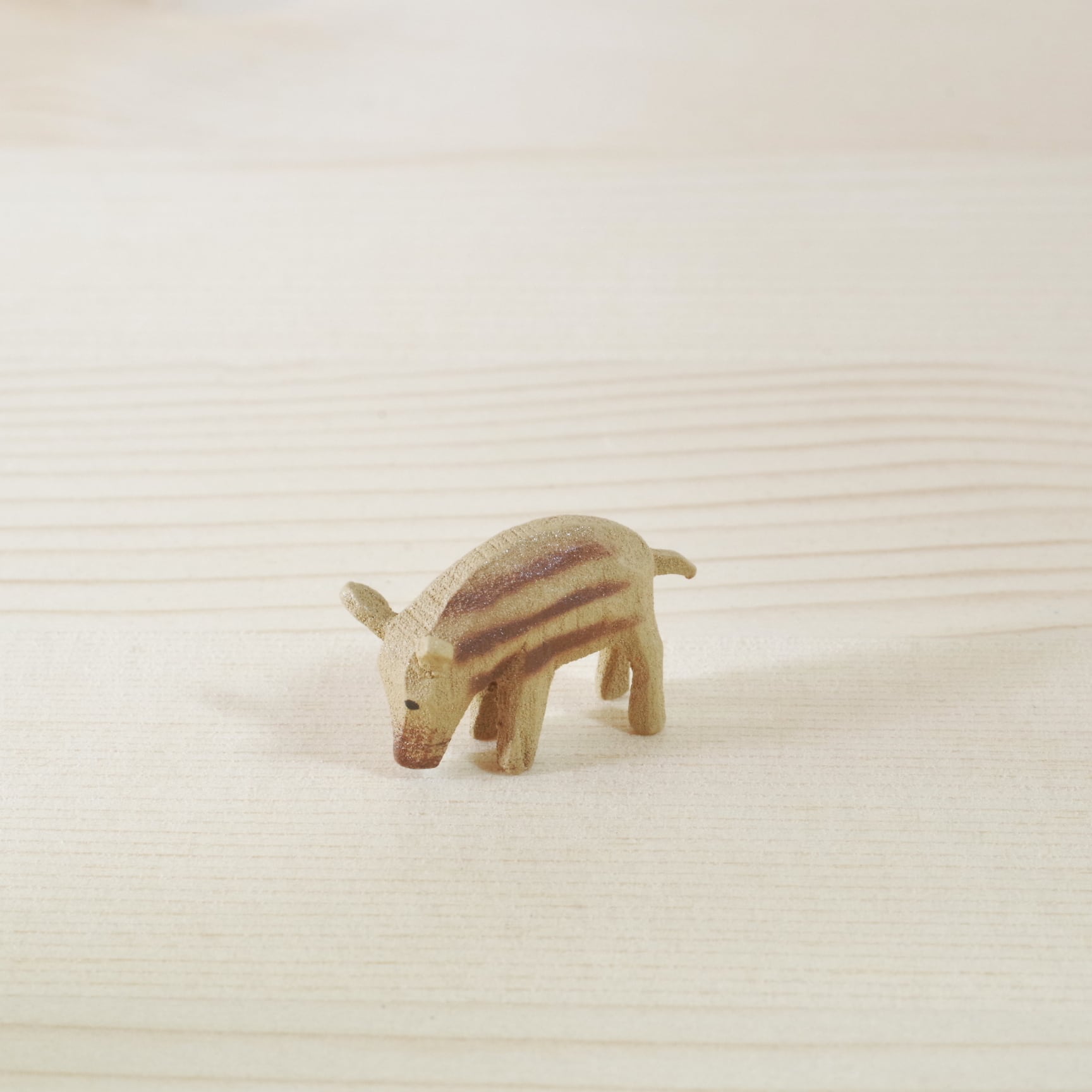 ヴェルナー イノシシの家族 | 木のおもちゃ専門店 おもちゃ箱 イカロス