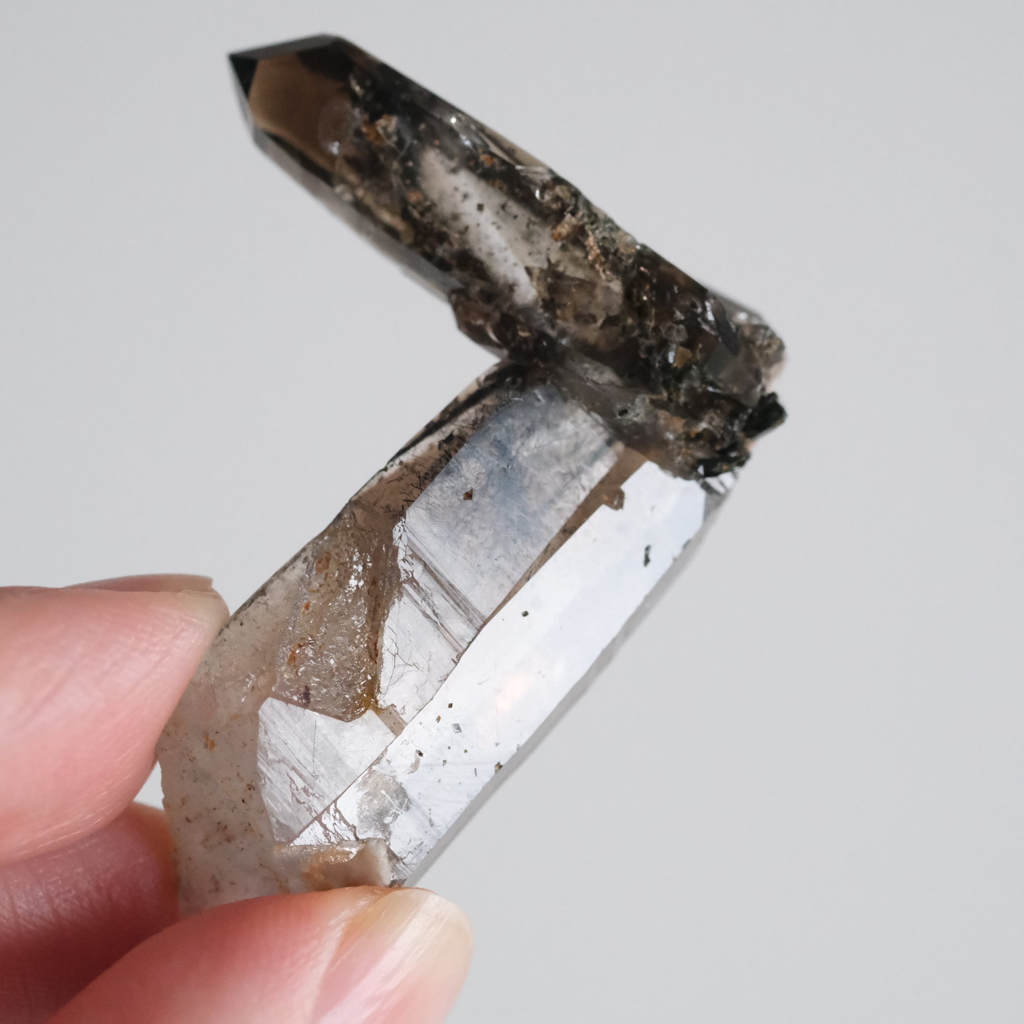 スモーキークォーツの原石 〇 煙水晶 | ふれる