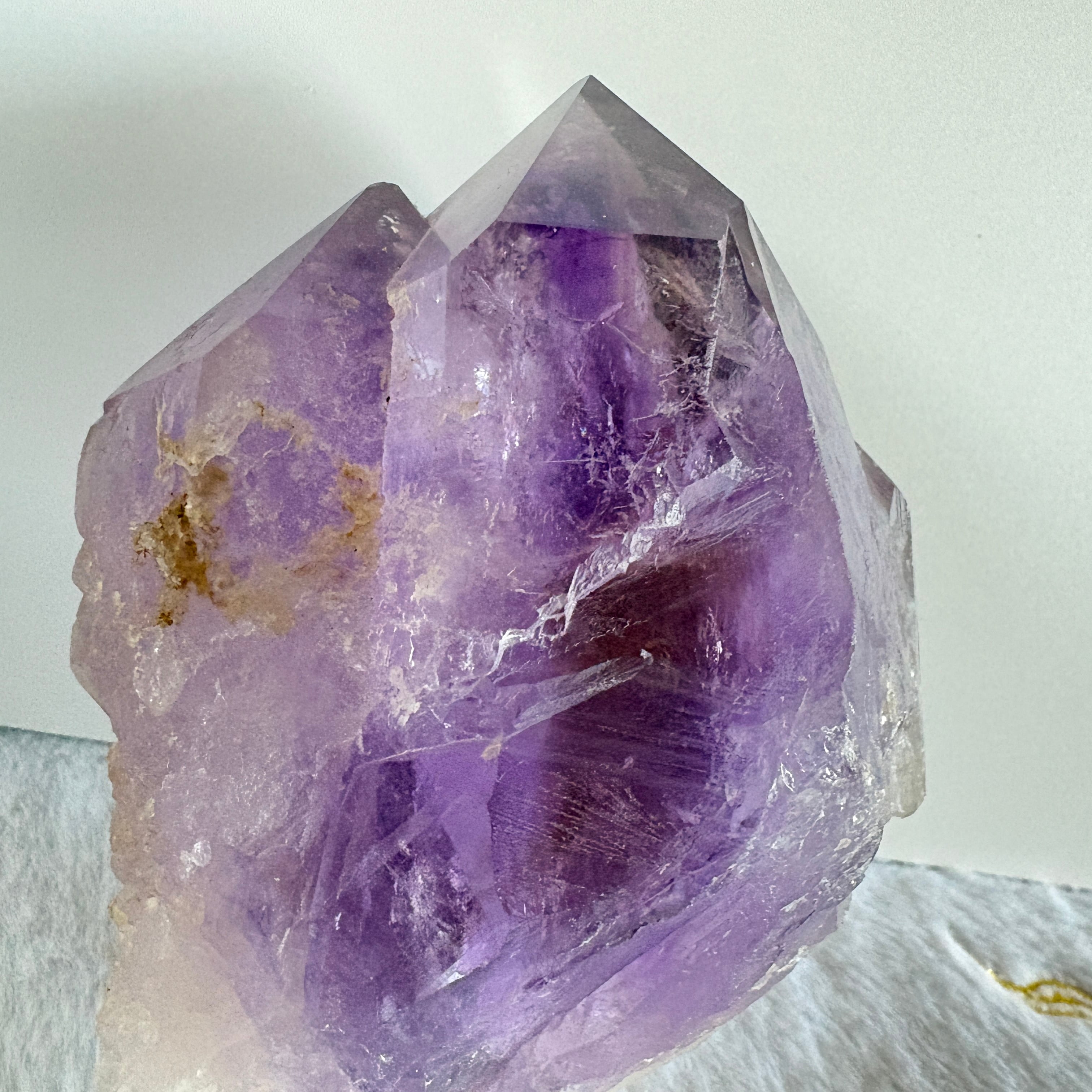 ボリビア産 アメジスト原石（アメトリン母岩）｜内部に淡い黄色を含む