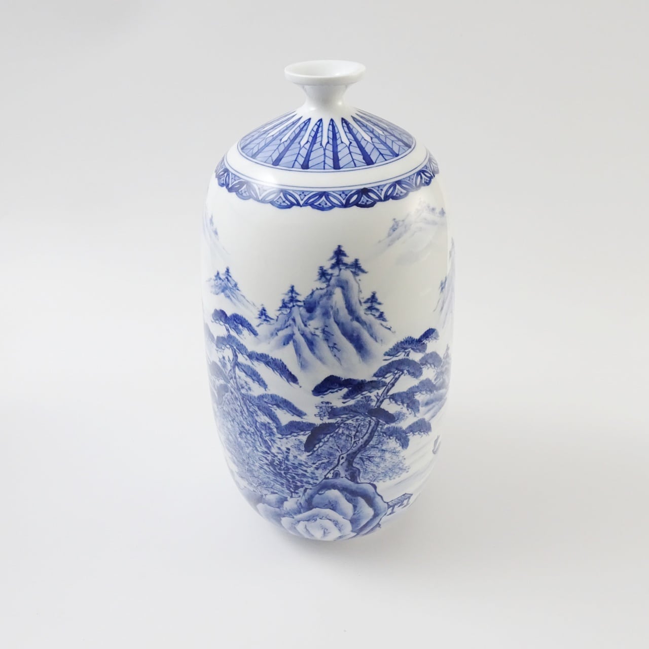 有田焼 神右ェ門窯 染付山水 花瓶（木箱入） | 有田焼 かどすみ商店