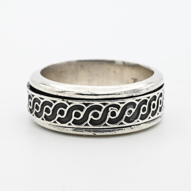 Cutting Out Knot Design Spinner Ring #17.0 / Mexico