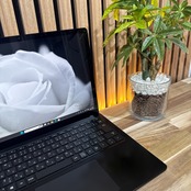 \ 公式ショップ限定価格❣️/ 準美品《タッチパネル式》Surface Laptop 3 最高峰i7 メモリ16GB 第10世代 SSD256GB ノートパソコン 安心サポート&3ヶ月保証付き