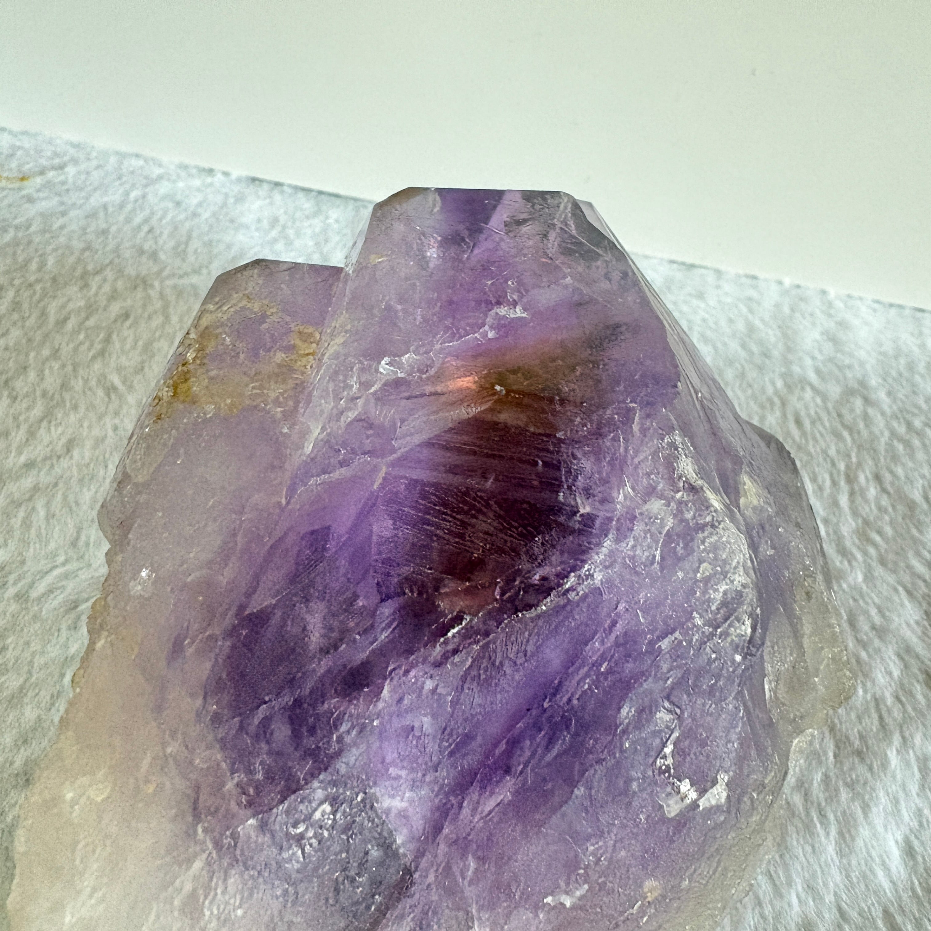 ボリビア産 アメジスト原石（アメトリン母岩）｜内部に淡い黄色を含む