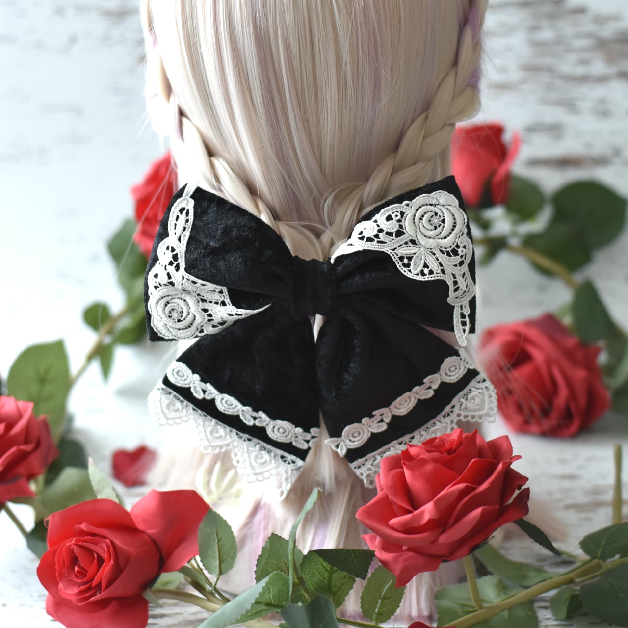 闇に咲く淑女｜クラッシュベロアと薔薇刺繍レースが重なるモノクロ