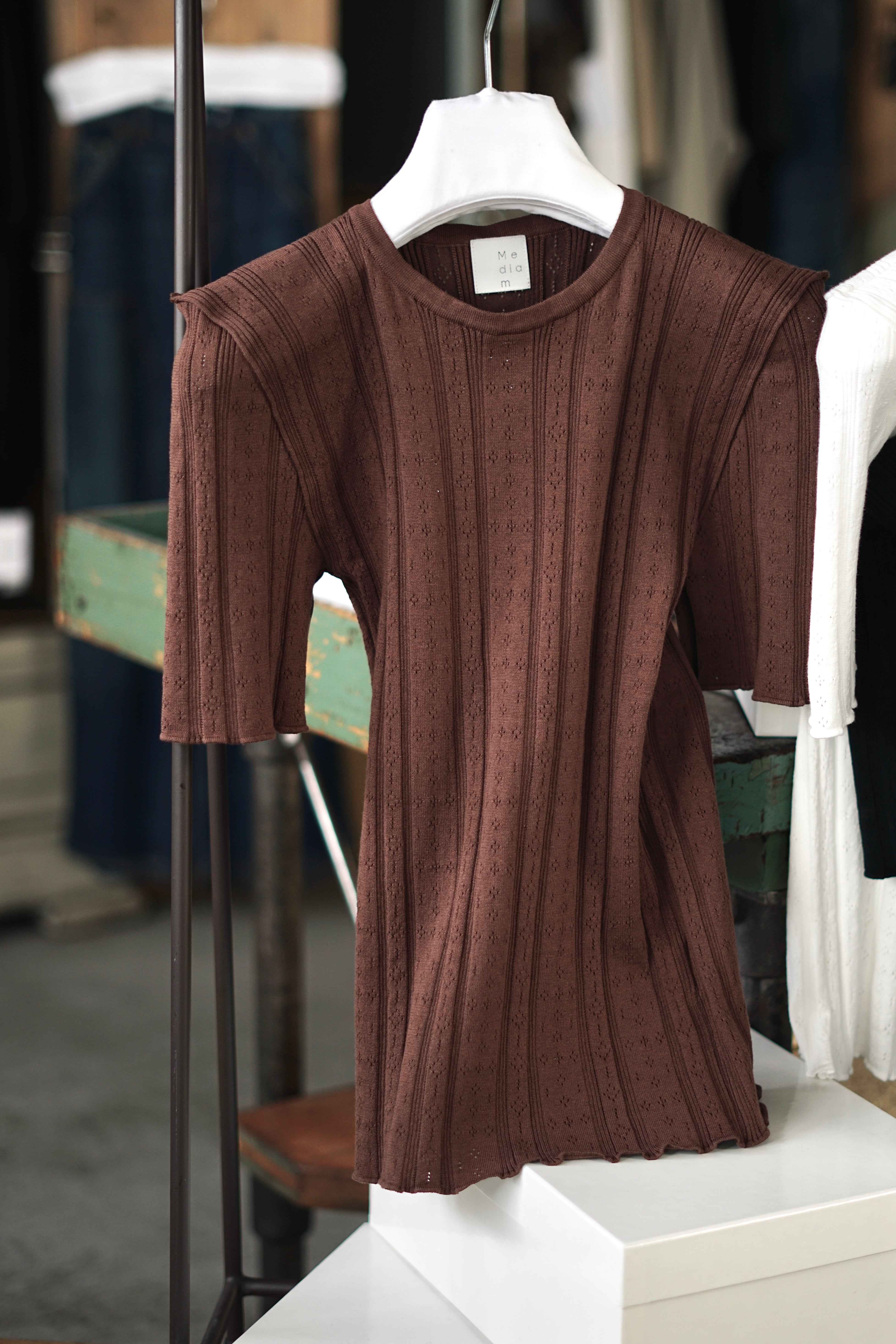 Mediam / Eyelet Shoulder Knit Top ( White , Brown , Black