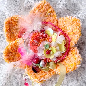 コサージュ ブローチ No.78　Corsage Brooch No.78　ハンドメイドアクセサリー　一点もの