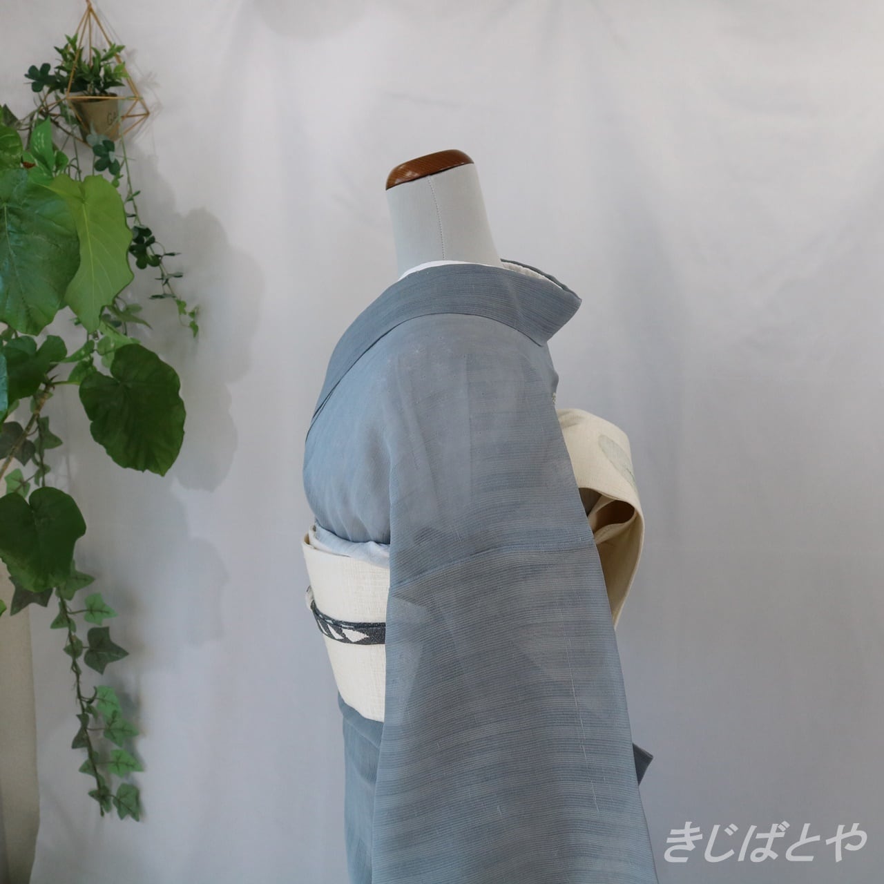 付け下げ 手描 湊鼠色 正絹 反物 付け下げ 手描 湊鼠色 正絹 反物 絹の頂点【伊と幸・松岡