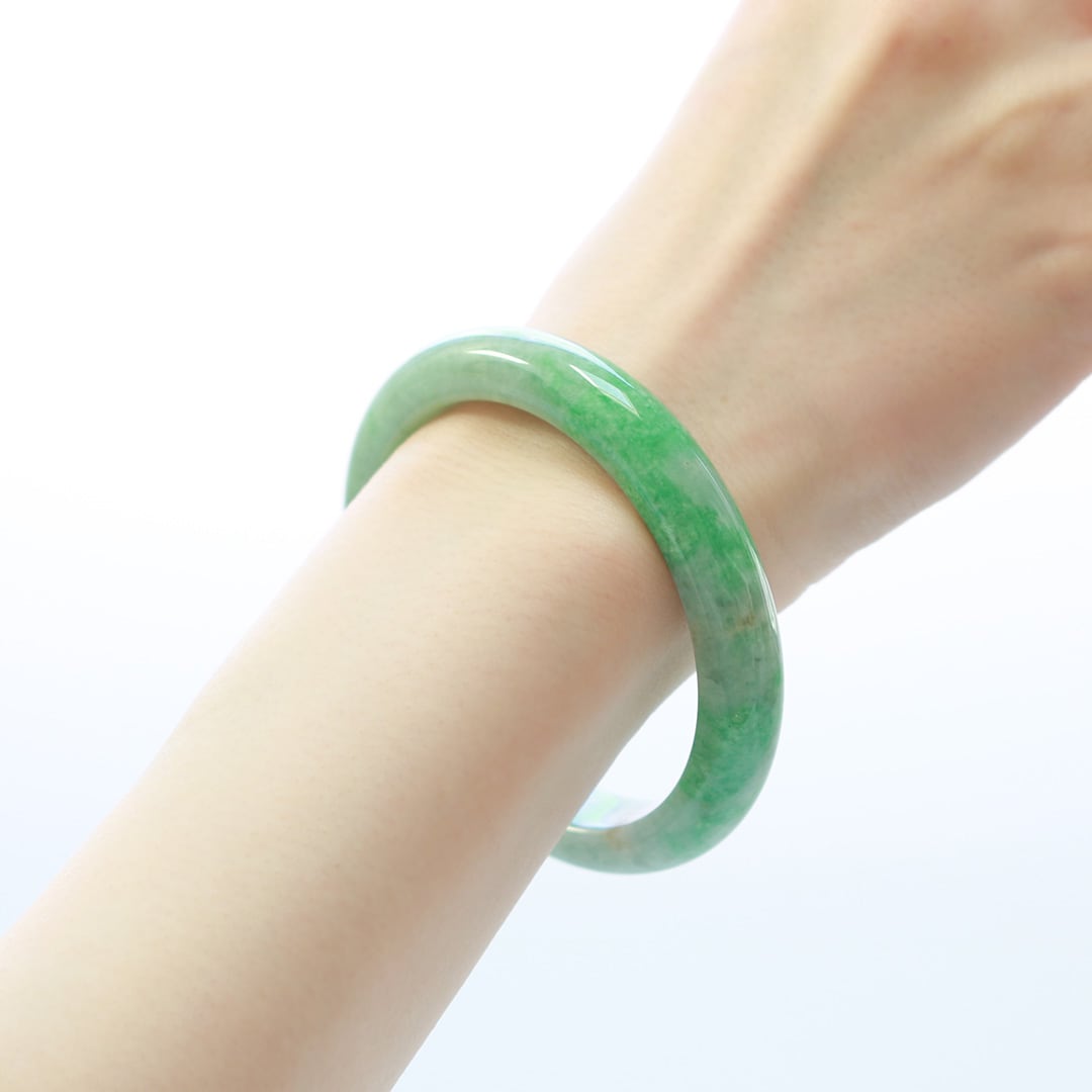 内径 約58.5mm 】重厚感ある翡翠のバングル komaru/ green A貨翡翠