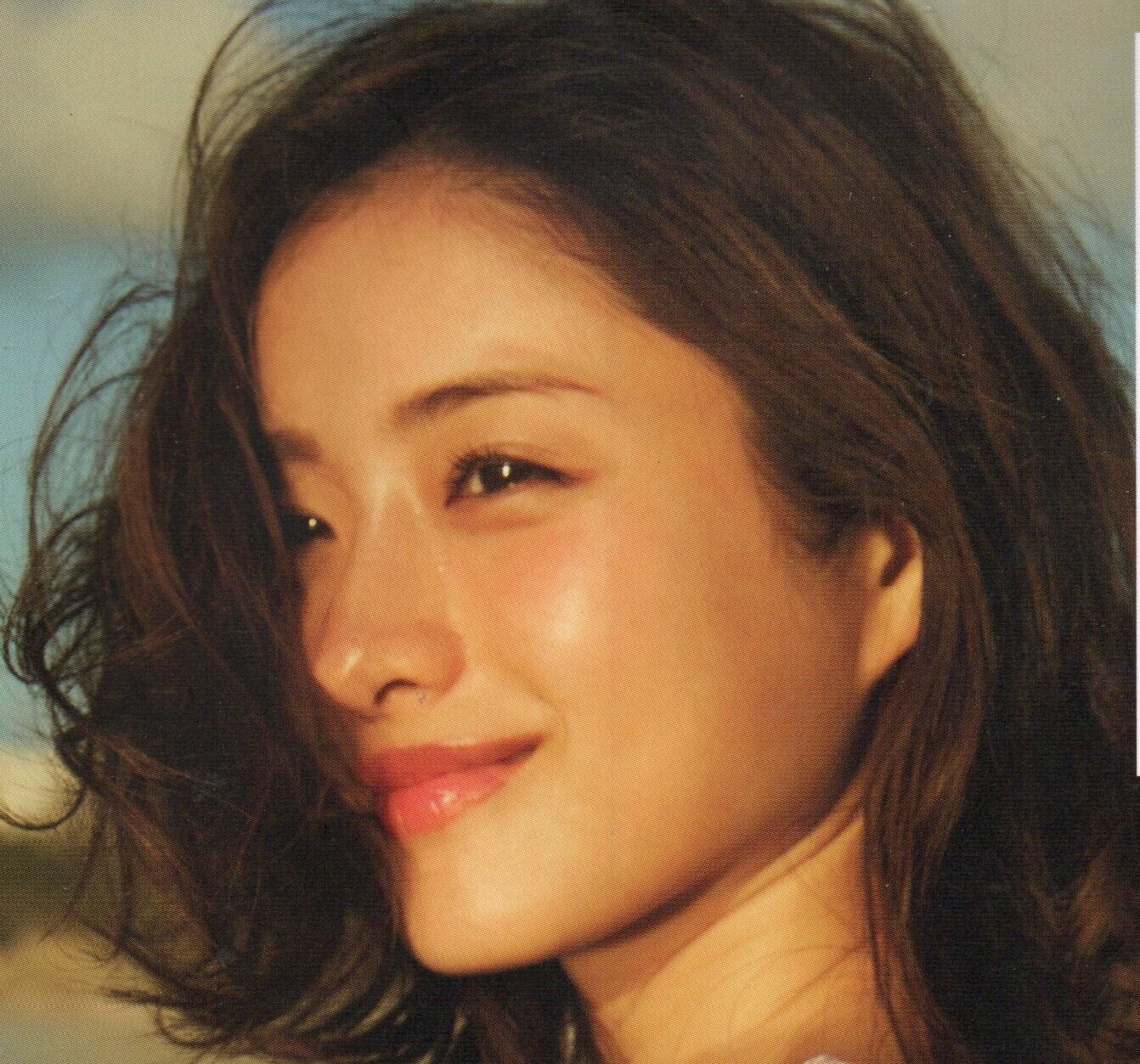 石原さとみ写真集『encourage』 | 本屋 夢幻 写真集 雑誌