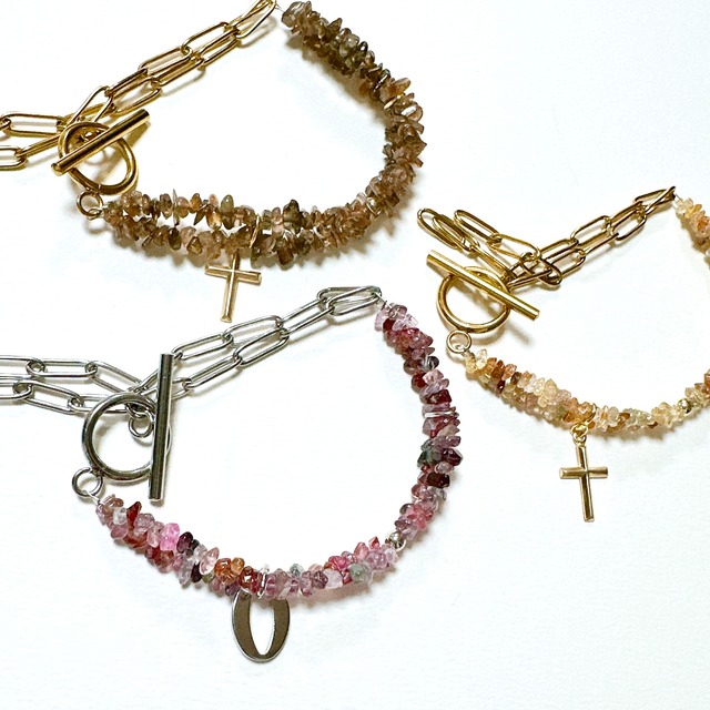 チャーム付きチップマンテルブレスレット