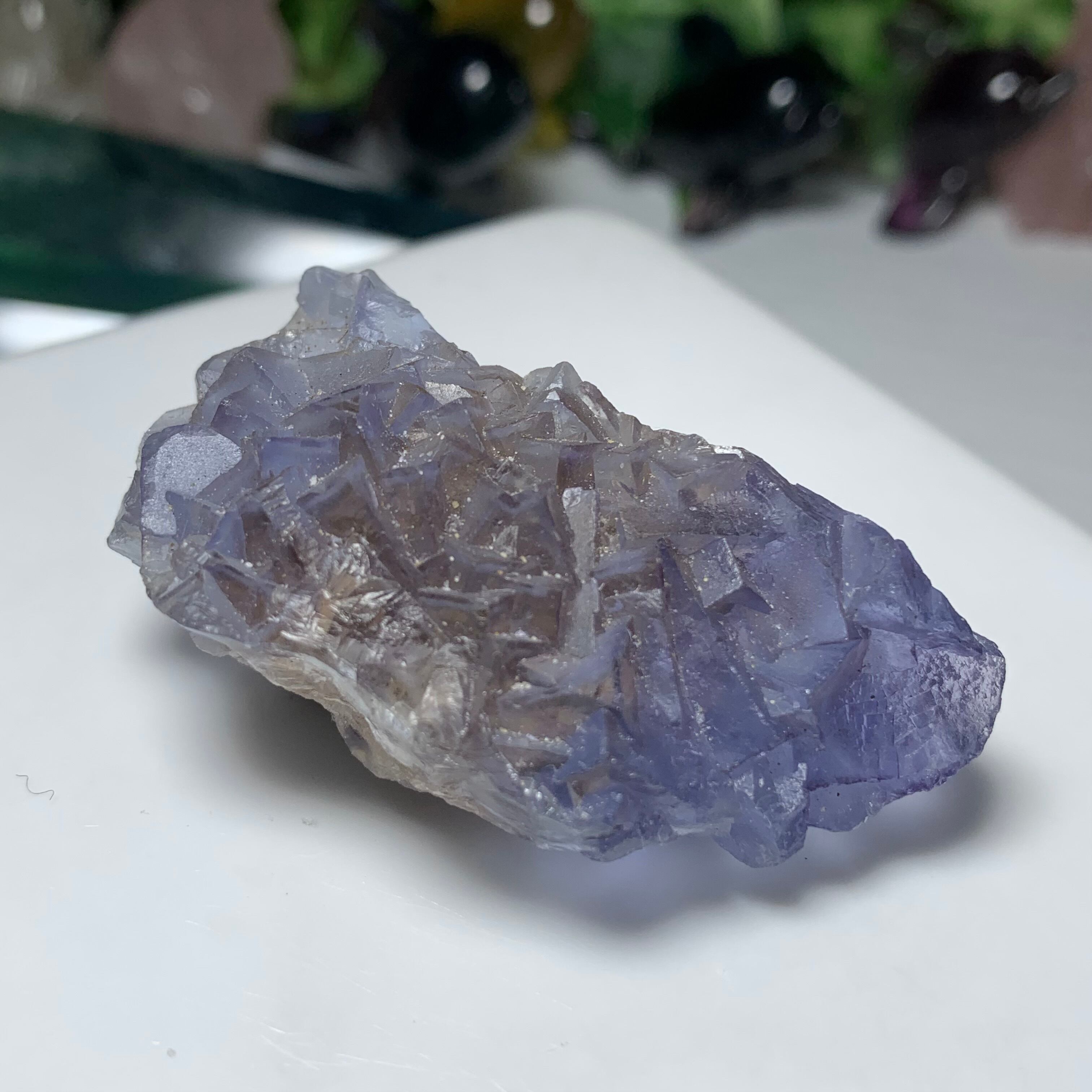 50.ジオードの中にパープルフローライト☆幻想的な色合い