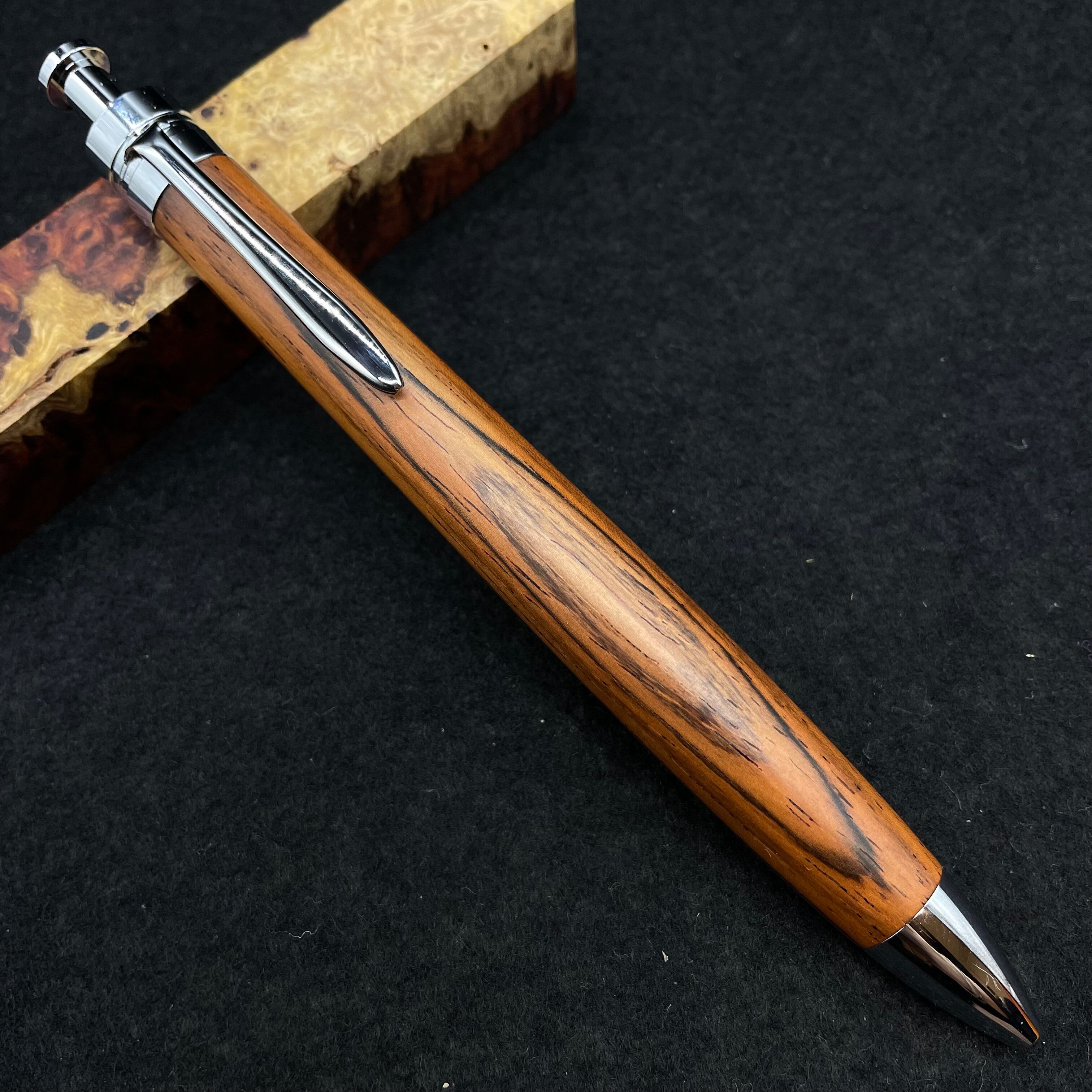 【紅白花梨瘤　ボールペンorシャーペン】　木軸　木工　手作り　三神ボール金具仕様 紅白花梨瘤 ボールペンorシャーペン】 木軸 木工 手作り 三神