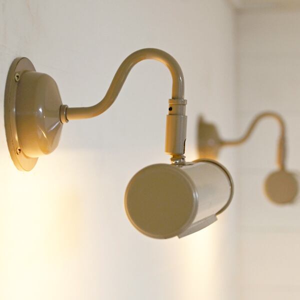 絵のためのブラケットライト | MATERIAL DecorInteriorTokyo