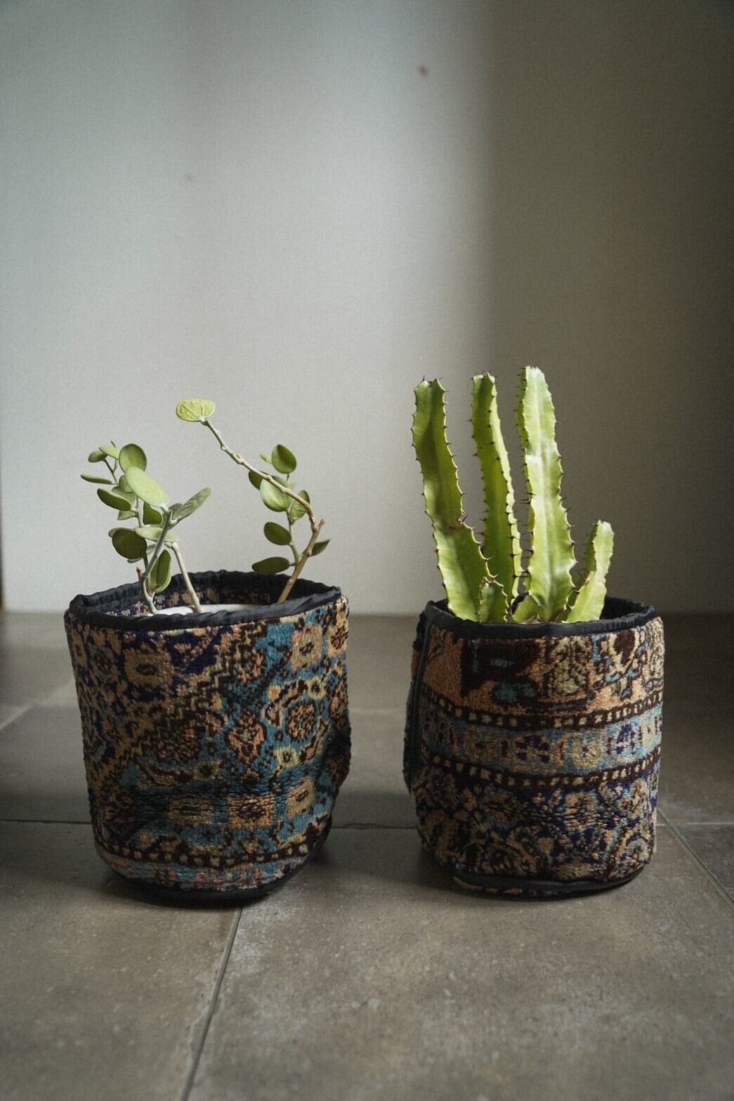 1297 Vintage Senneh Plant pot cover