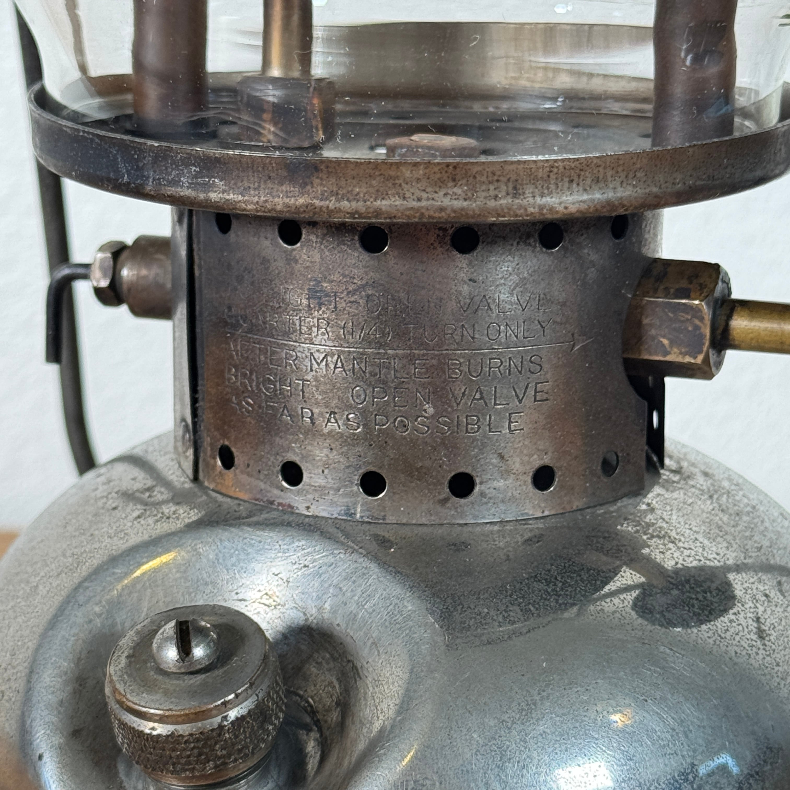 美品で燃焼絶好調1948年3月製　コールマン 242Cランタン s23 美品で燃焼絶好調1948年3月製 コールマン 242Cランタン s23