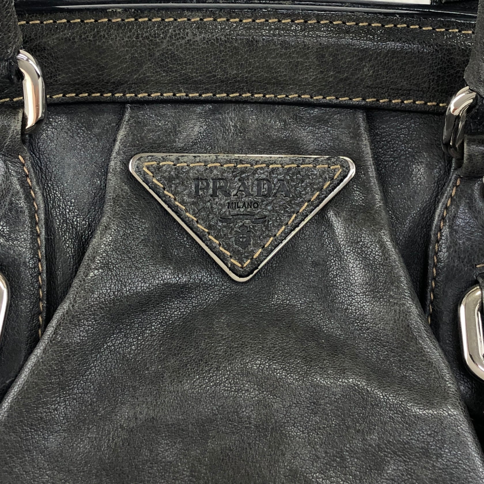PRADA プラダ ハンドバッグ グレー トライアングルロゴ レザー がま口