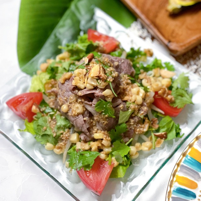牛肉とルッコラのベトナム風サラダ