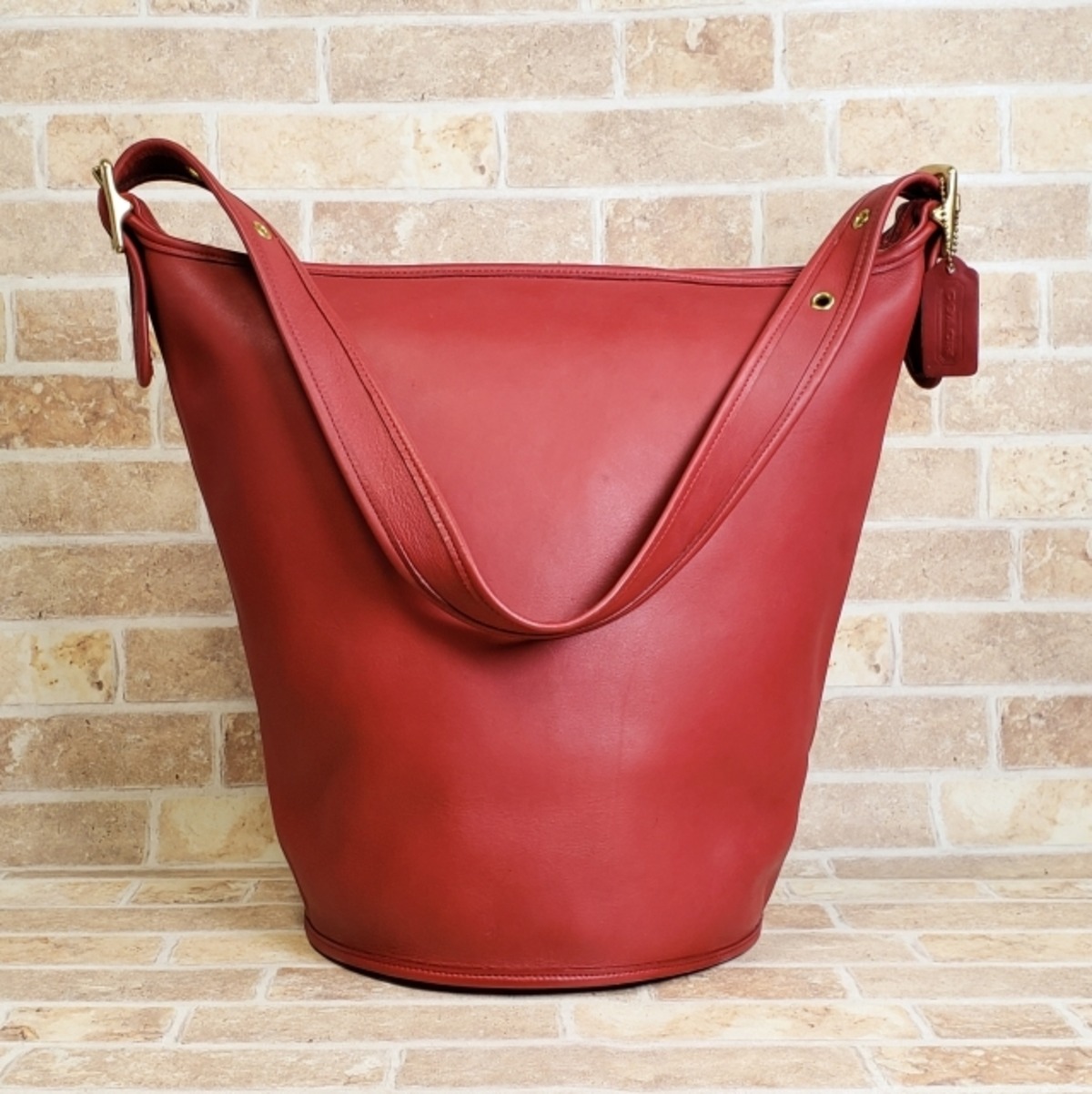 1cbdb4bba07f40dddea0f68493bbbb  