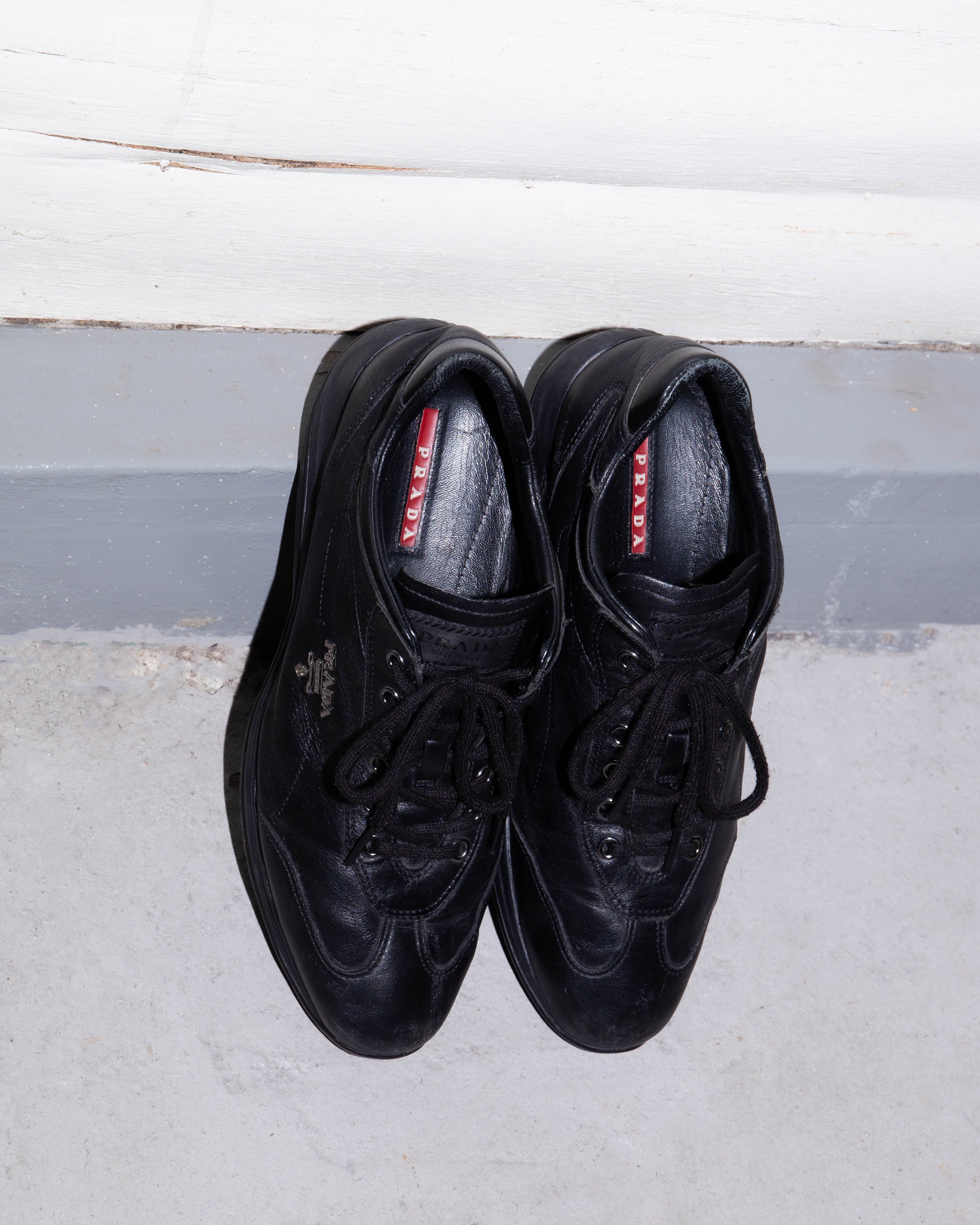 2000s PRADA SPORT - leather low top sneakers | LUIK FINN