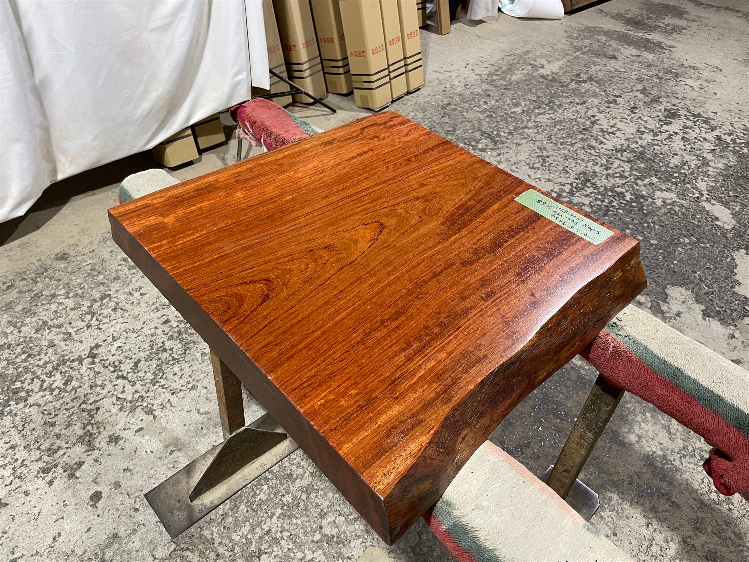 ブビンガ9534 一枚板無垢 乾燥材 570x540-550x68mm ウレタン塗装