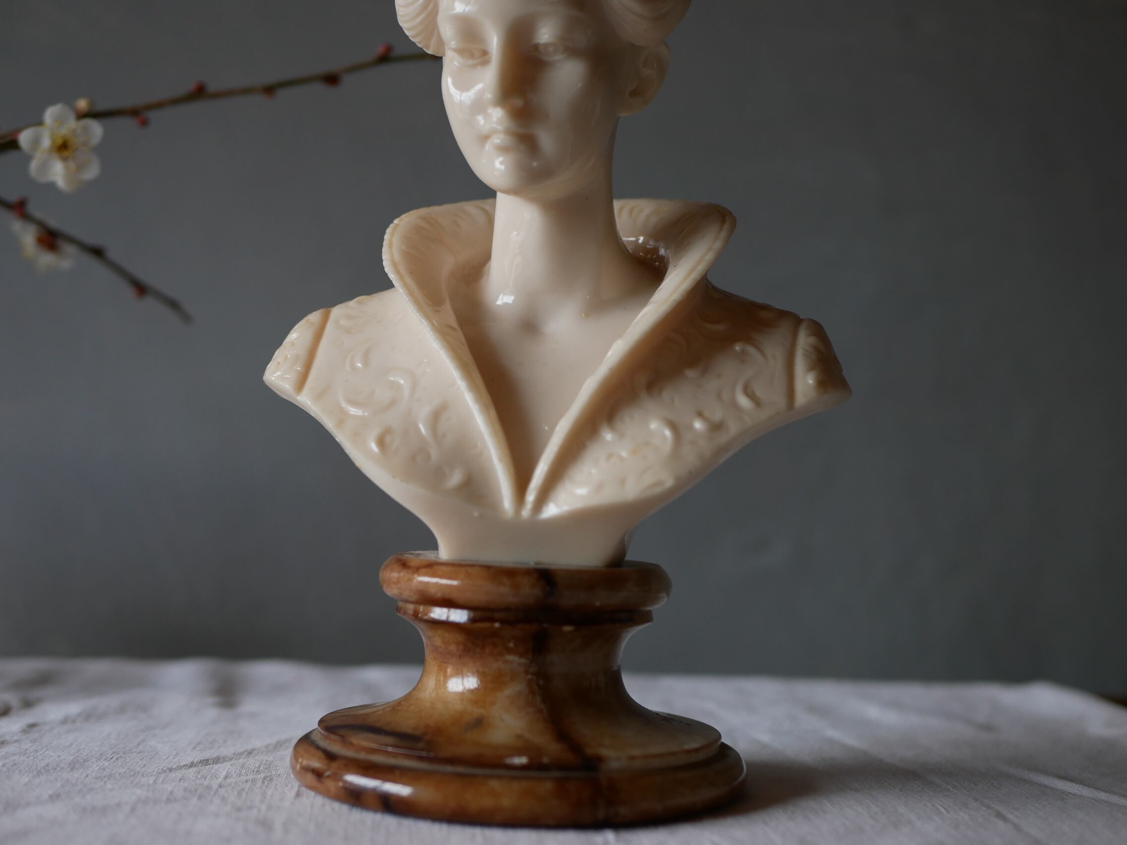 美しい女性像 フランスアンティーク ブロカント | フランス