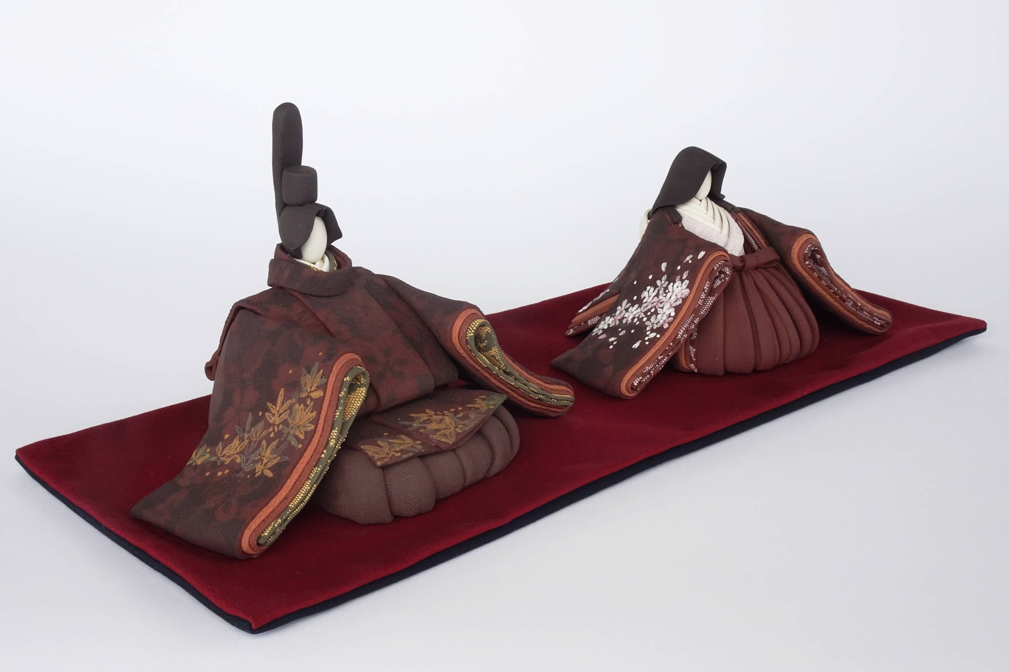 ひな人形(大) 陶雛 澤りか作 (女雛 エンジ、男雛 エンジ) お雛様(敷布