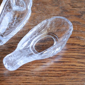 パカッと開く、ガラスの小鳥 1