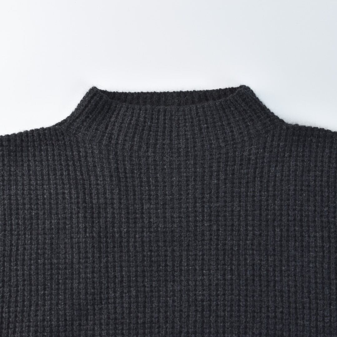 evam eva エヴァムエヴァ ウールフォックスプルオーバー・チャコール ブルーフォックスをブレンドしたふんわり柔らかなニットです。【送料無料】