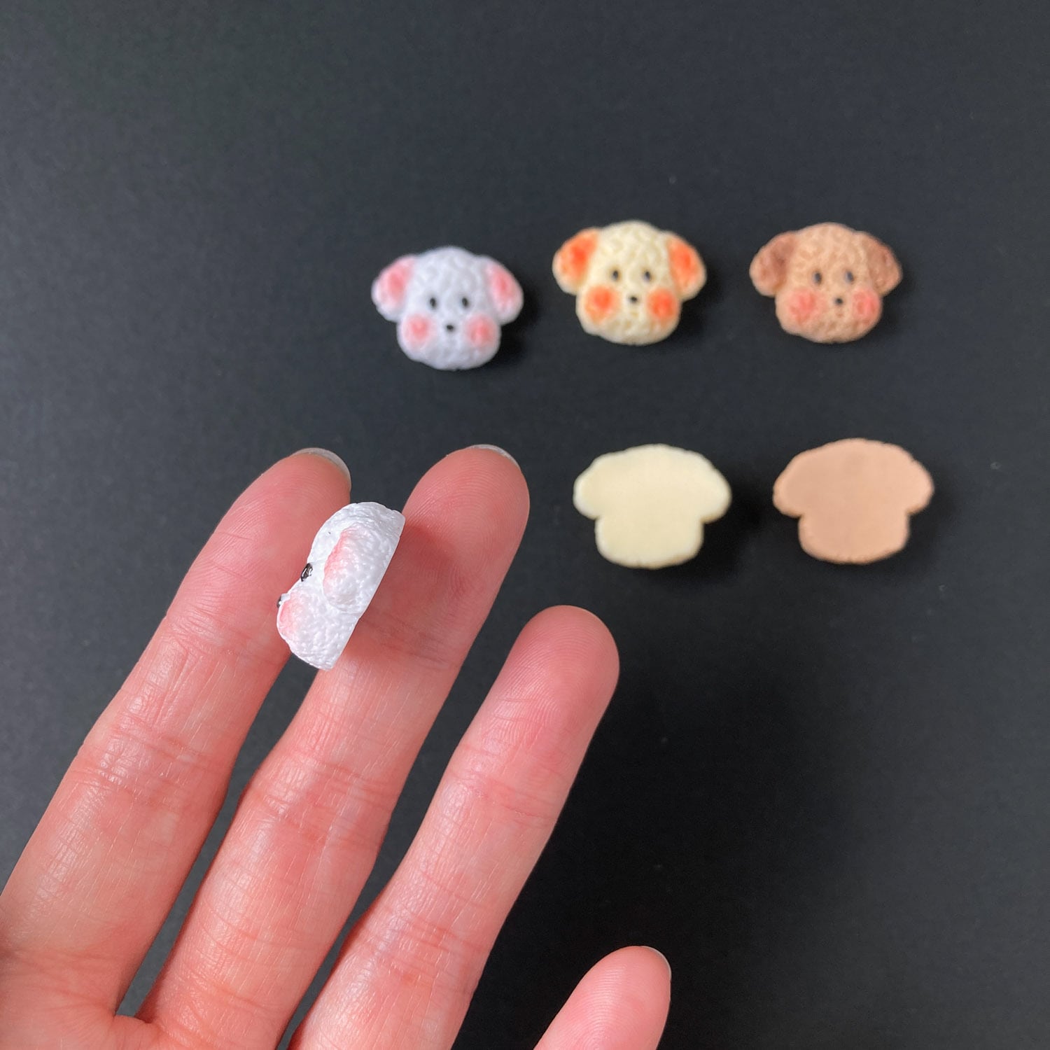 mまとめ　お手入れ　わんちゃん　タグ付　垂れ耳　エリート　ミニチュア犬 垂れ耳犬のデコパーツ（23mm） | Dua-アクセサリーパーツショップ